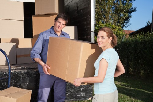 Residential moving truck support in West London